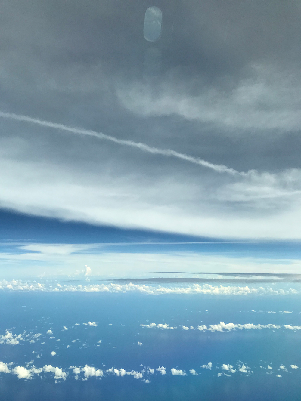 賑やかな空